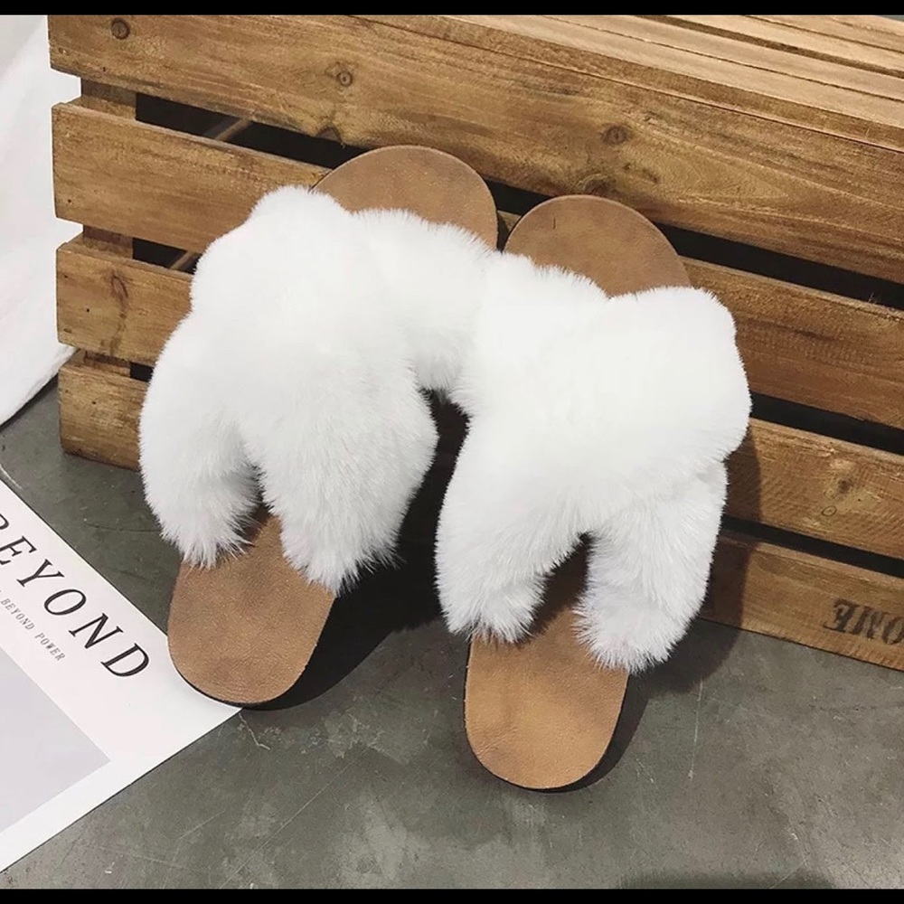 Girl Cross FauxFur Upper Slippers Indoors Oudoor